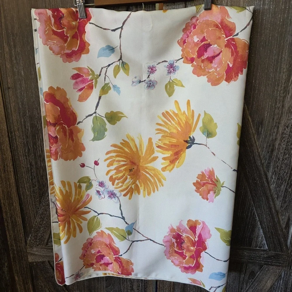 Printed‎ Fabric Tablecloth White Floral Print 60
